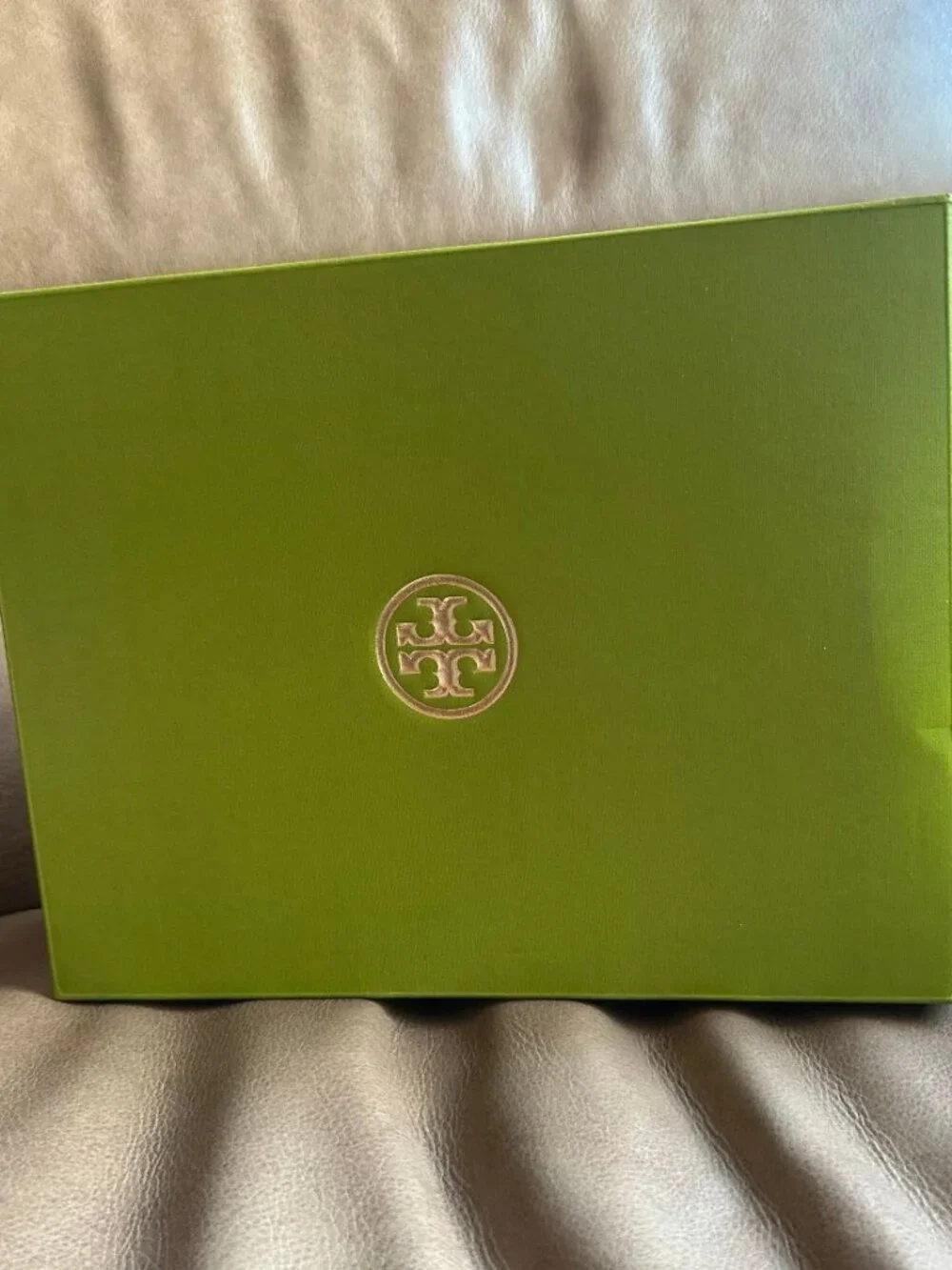 NEW TORY BURCH LARGE SHOE BOX STORAGE AND LACES 13